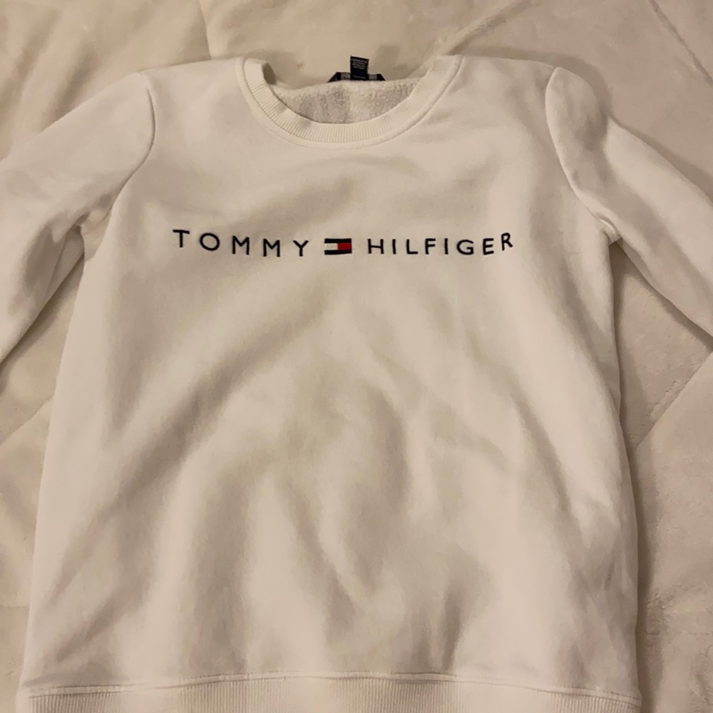 xs tommy hilfiger crew neck